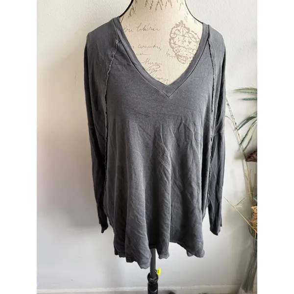 Free People Distressed V Neck Long Sleeve Cotton Top Charcoal‎ Gray Size S - Image 2