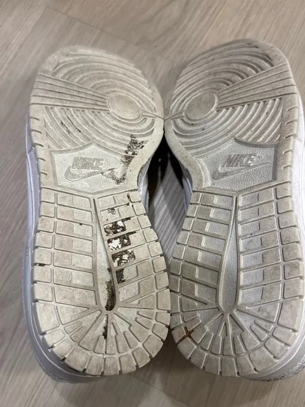 Nike Women's White Low-Top Sneakers - Image 4