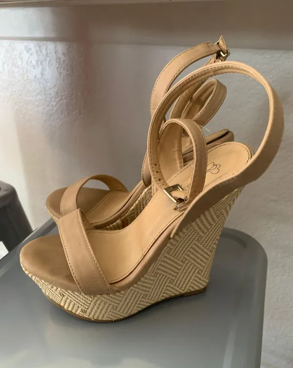 Espadrille Wedge Size 7.5 - Image 4