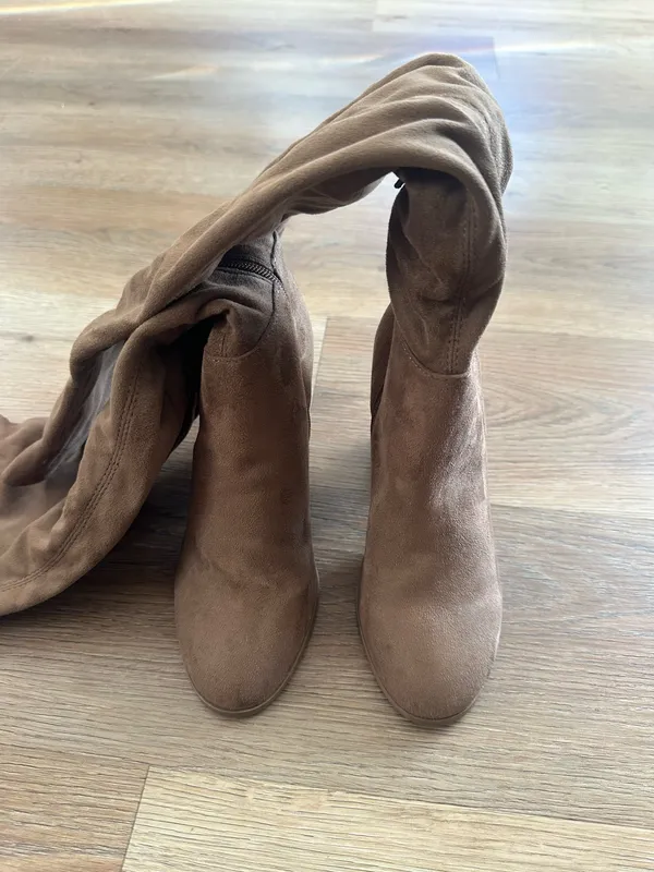 Forever 21 NWT Brown Suede Knee High Boots - Image 3