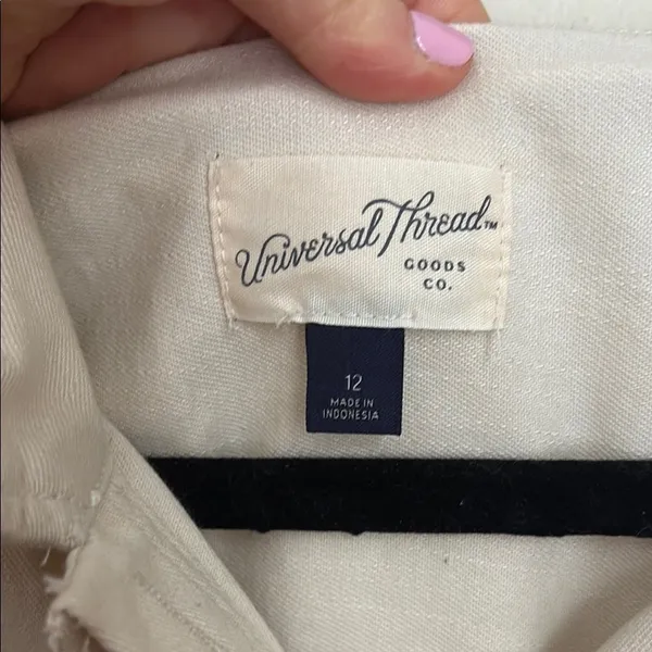Universal Threads Women's Cream Jumpsuit - Image 3