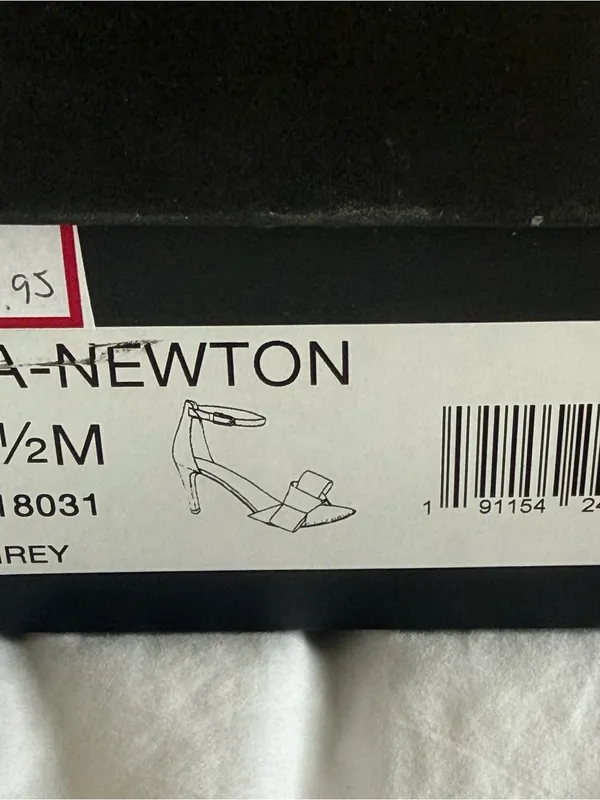 NIB Tahari eating Grey White Gingham Plaid Open Toe Bow 3” Heels NEW NWT 6.5 - Image 11