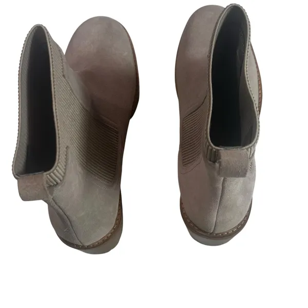 Seychelles Taupe Suede Chelsea Ankle Block Heel Lug Sole Boots 9.5 - Image 6