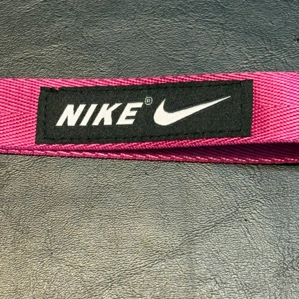 Nike Fuchsia Key Chain W/ Black Logo Patch w/ Silver Golf Club & Golf Ball NWOT - Image 5