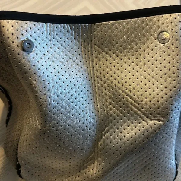 Ah-Dorned Women’s Silver/Heather Grey Neoprene Tote Bag with Small Zip Bag - Image 6