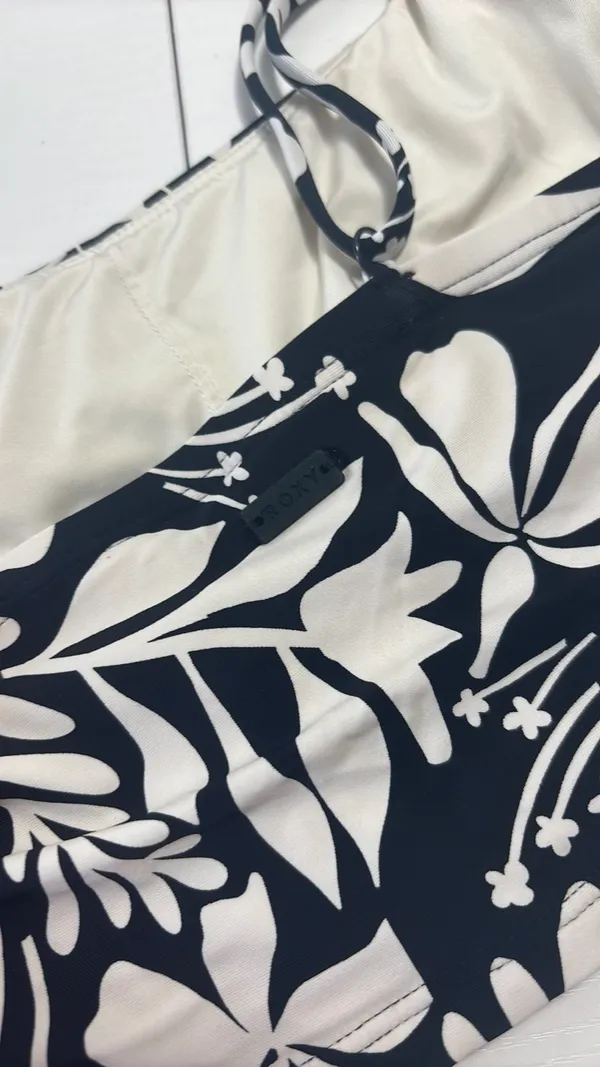 Roxy swimsuit top  - Image 2
