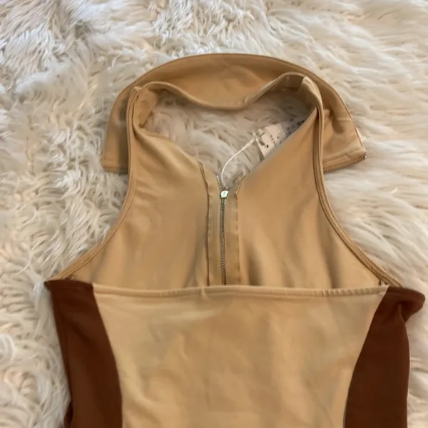Halara Stylish Tan and Brown Dress size M length 27” bust 26” open back - Image 5