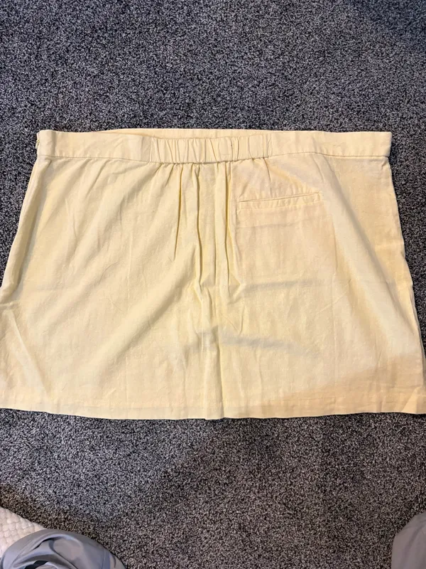 NWOT Old Navy, yellow skirt size XXL - Image 2