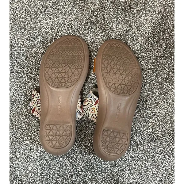 Minnetonka Sabina Slide Sandals Cream Needlepoint Fabric Leather Women's Size 8M - Image 5