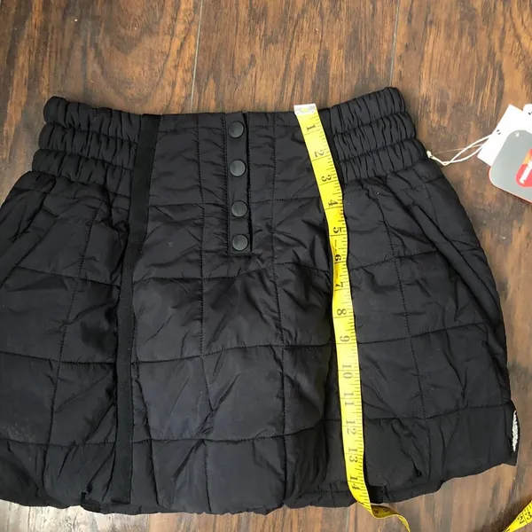 NEW NWT Free People FP Movement Pippa Black Quilted Puffer Packable Skort Skirt Mini Bubble Hem Insulation New with Tags Sz S - Measurement in pics - Image 6