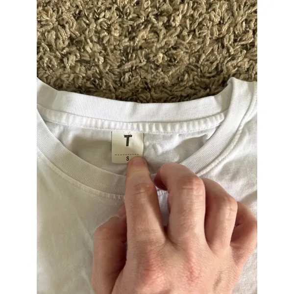 T Women's White Short Sleeve‎ Tee Size Small - Image 2