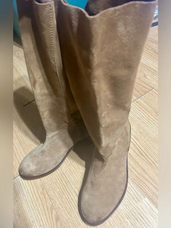 Euc ladies 10 Naughty Monkey Stride Brown Suede Knee-High riding style Boots. - Image 6