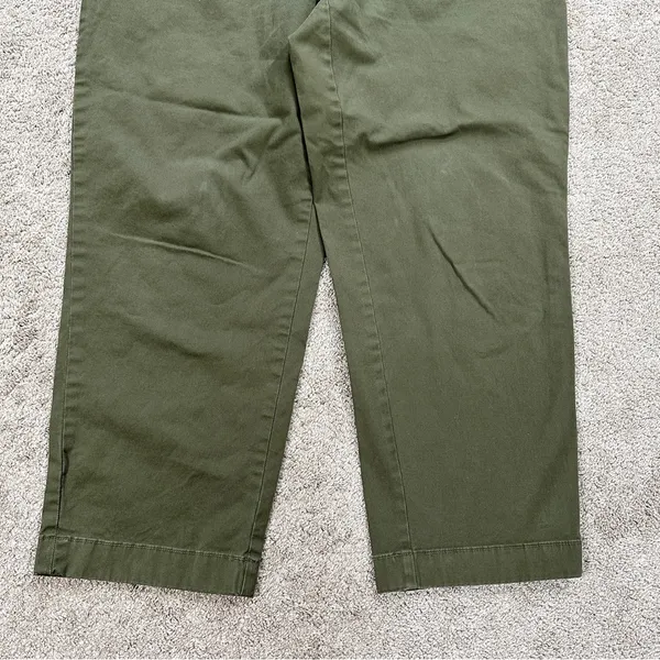 GAP Women’s Everyday Mid Rise Straight Up Khakis Pants in Army Jacket Green 10 - Image 6