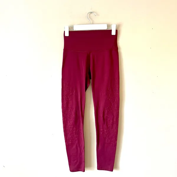 AERIE | Burgundy High Waisted Floral Embroidered Fleece Lined Leggings Sz M - Image 2