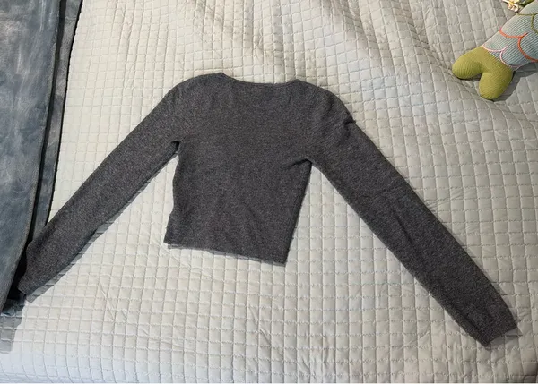 Aritzia Wilfred Cropped Sweater - Image 4