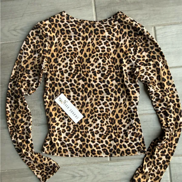 Leopard Print Long-Sleeve Top with Black Star - Women - Image 4