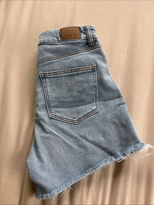 American Eagle Curvy Mom Shorts - Image 5