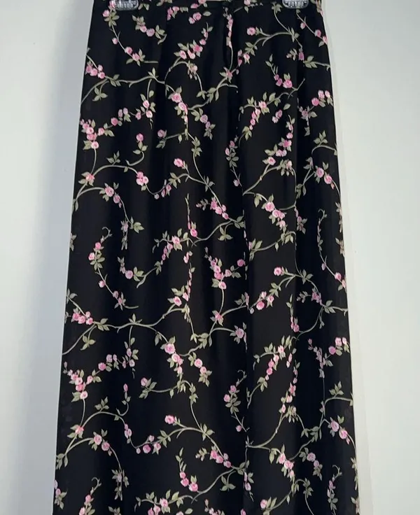 Ship n shore size 10 floral skirt - Image 2