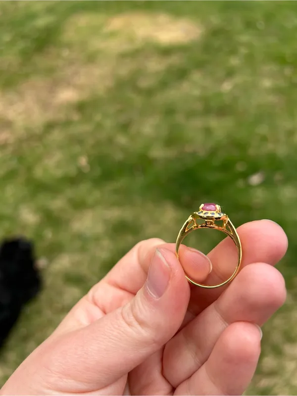 Vintage 925 Gold Ring with Ruby / sapphire Halo Accent - Image 7