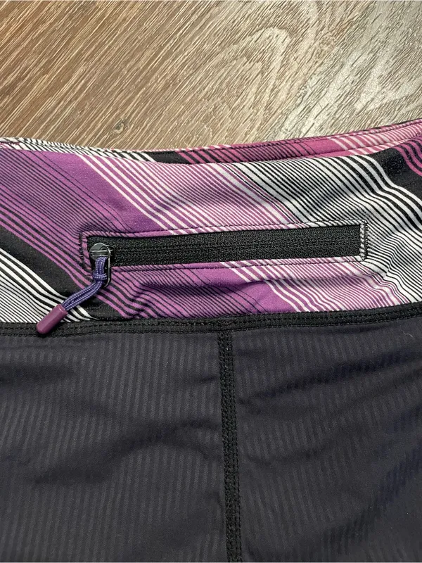 lululemon athletica Black Shorts with Pink & Purple Striped Waistband Size 6 - Image 4