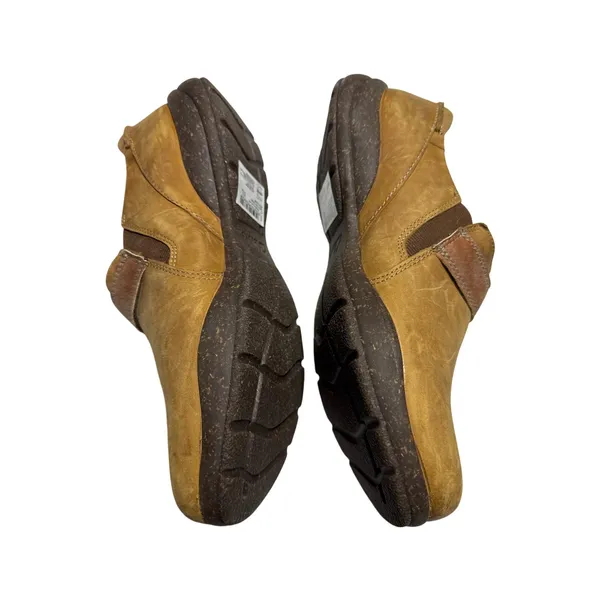 Brand New Clarks Women's Size 7.5 Dark Tan Brown Clogs Booties Boots - Image 5