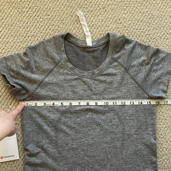 Lululemon Swiftly Tech Short Sleeve 2.0 Crew Shirt Size 6 Slate White EUC - Image 3