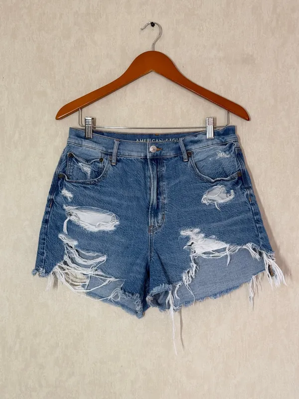 American Eagle Women’s Highest Rise ‘90 Boyfriend Shorts 3” Distressed 12 - Image 2