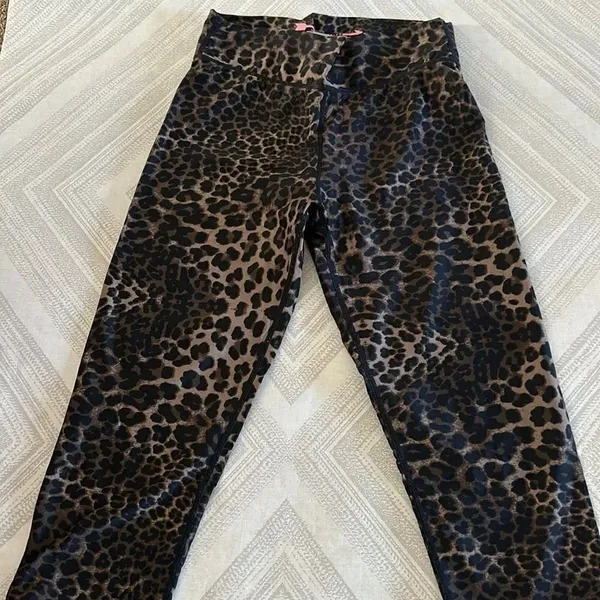 The Upside Women’s Cropped Animal Print Leggings - Image 2