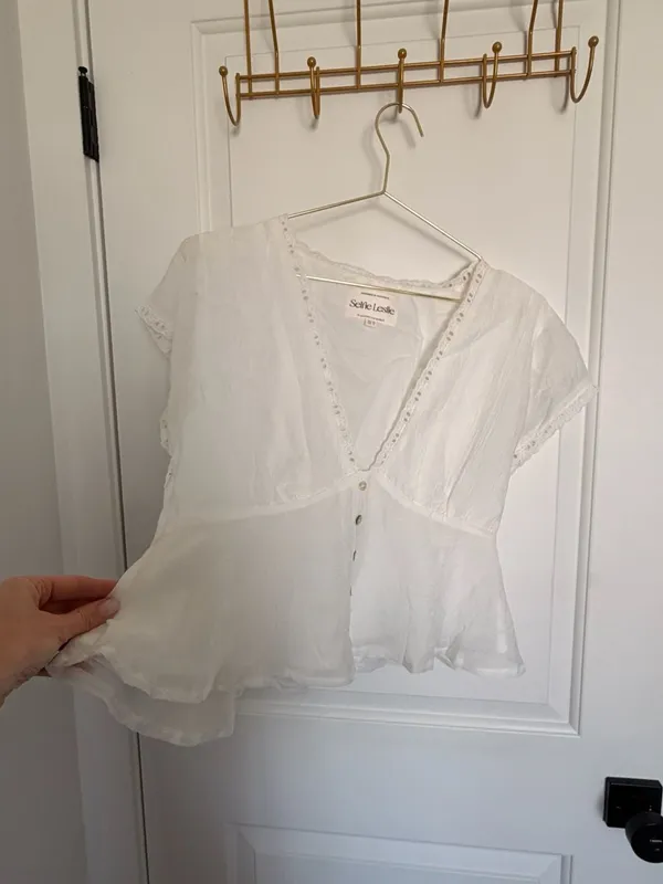 Selfie Leslie Azura Scalloped Lace Trim Peplum Top - Image 10
