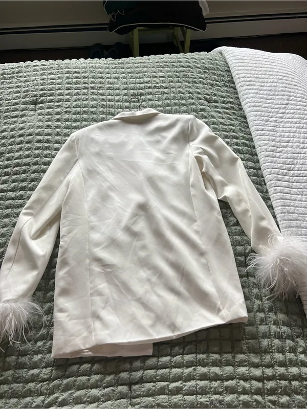 Edikted White Feather-Cuff Blazer Jacket - Image 2