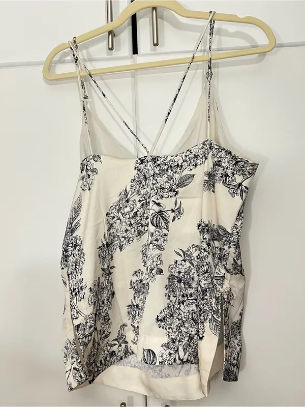 Cream Satin Toile Floral Print V Neck Strappy Blouse Tank Top NWT size medium - Image 2