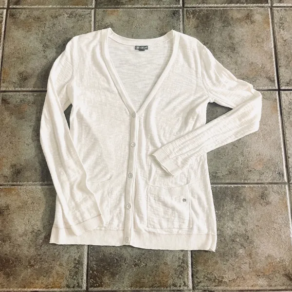 Eddie Bauer White Five Button Cardigan Sweater w/Two Front Pockets Sz M - Image 2