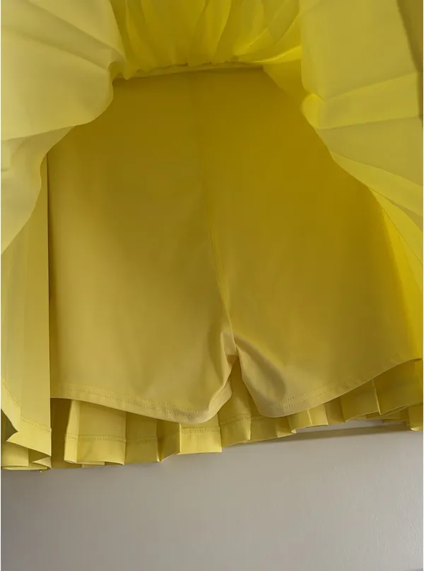 Vuori Large Clementine Pleated 15” Skirt in Sunshine Yellow - Image 6