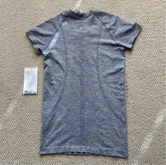 Lululemon Swiftly Tech Short Sleeve 2.0 Crew Shirt Size 6 Slate White Like New - Image 5