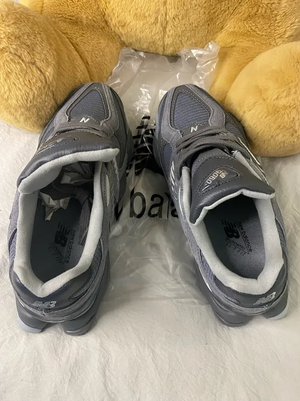 New Balance 9060 Running Shoes Womens Women’s Size 7.5 Mens 5.5 - Image 6