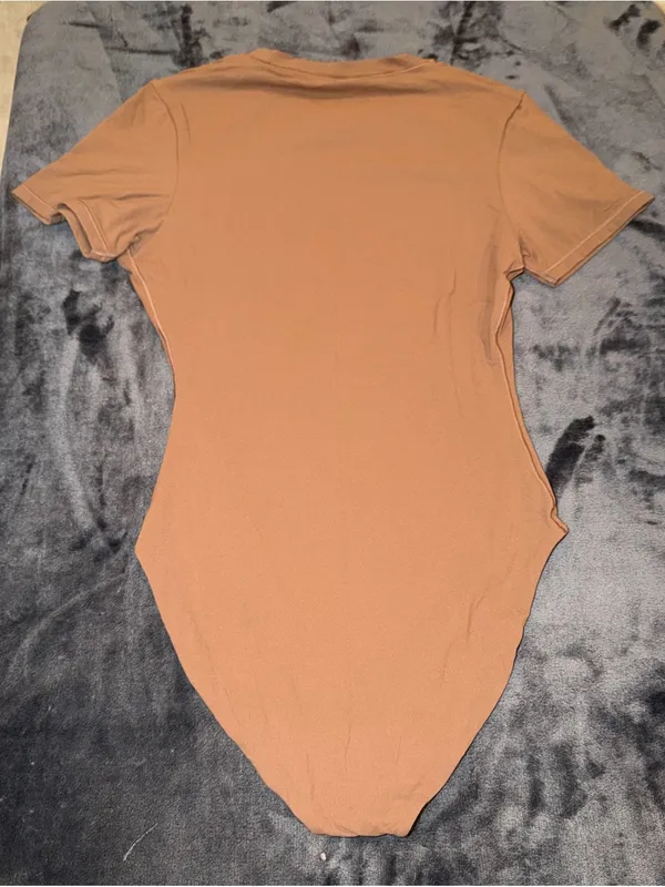 Skims Fits Everybody TShirt Bodysuit in Jasper Size Small New with tag - Image 5