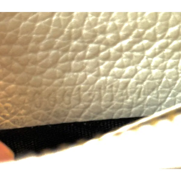 Gucci GG Two Tone Hardware Cream Leather Zip Around Wallet - Image 8