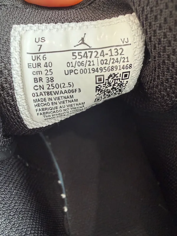 Nike Air Jordan 1 Mid - Image 5