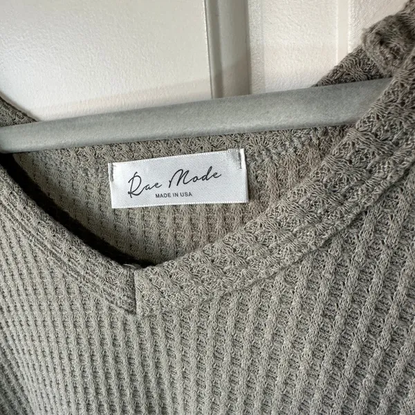 Rae‎ Mode Womens Top Gray V Neck Short Sleeve Waffle Knit Slouchy Made in USA OS - Image 2