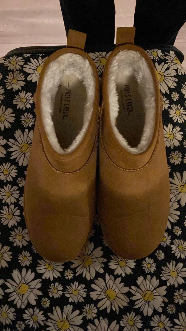 Boots - Image 2