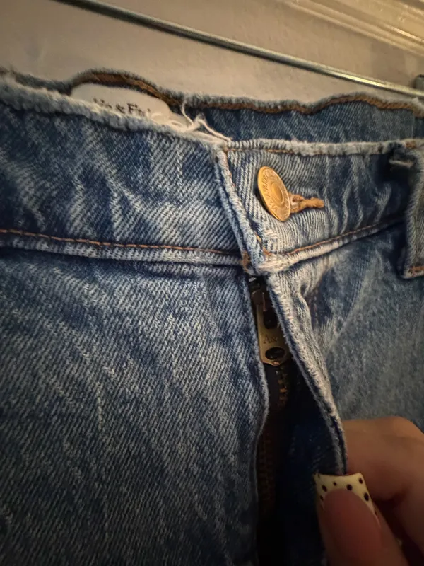 Abercrombie Jeans - Image 2