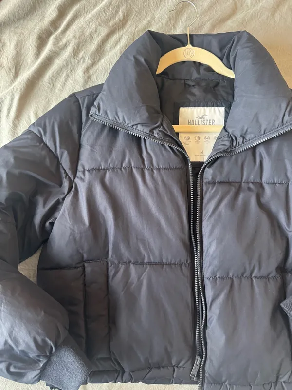 Hollister Black Cropped Puffer Jacket - Image 2