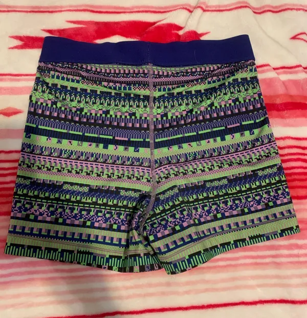 Nike Pros - Image 2