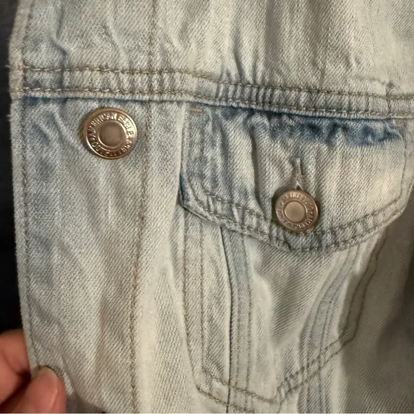 American Eagle Light Blue Denim Jacket Women's Small - Image 5