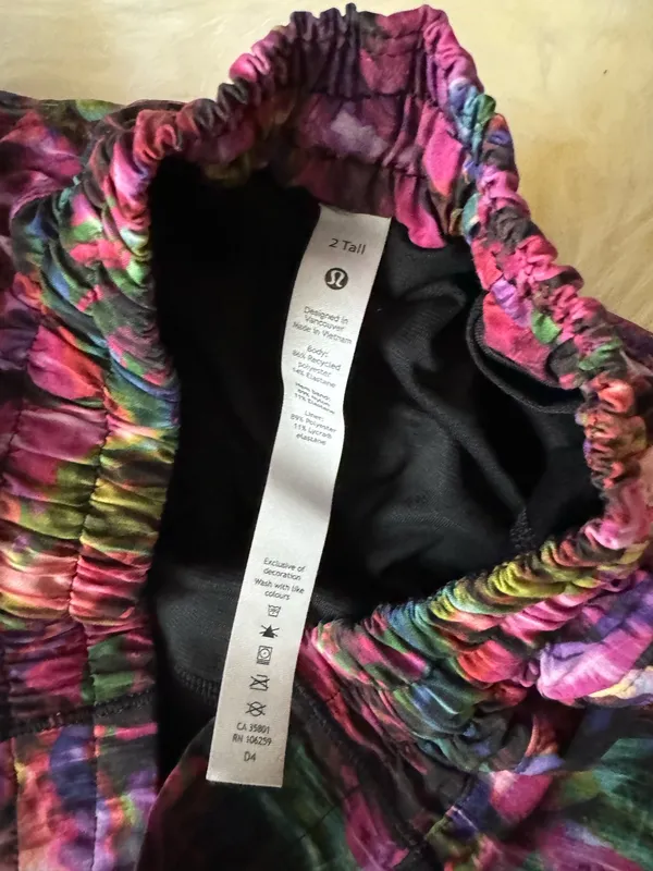 Lululemon Shorts Hotty Hot - Image 6