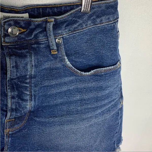Good American Size 10 High-Rise The Bombshell Denim Jean Shorts - Image 4