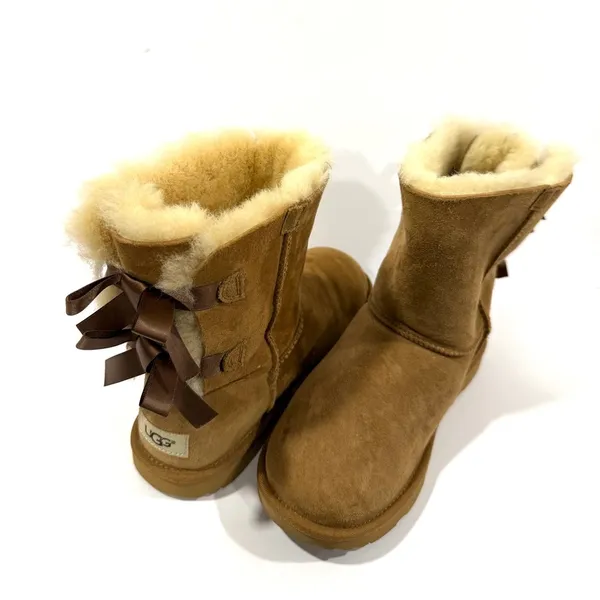 UGG Bailey Bow II Chestnut Boots Women Size 5 Brown Sheepskin Suede - Image 3