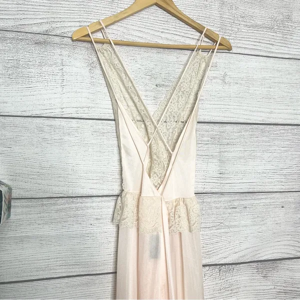 Vintage Sheer Cream Lace & Pink Satin V-Neck Lingerie Dressing Gown Size Medium - Image 7