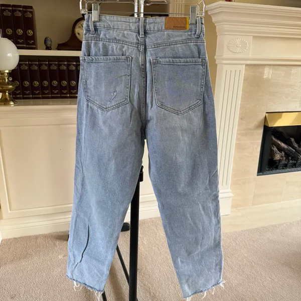 Stradivarius Mom Slim Fit Jeans - Image 3