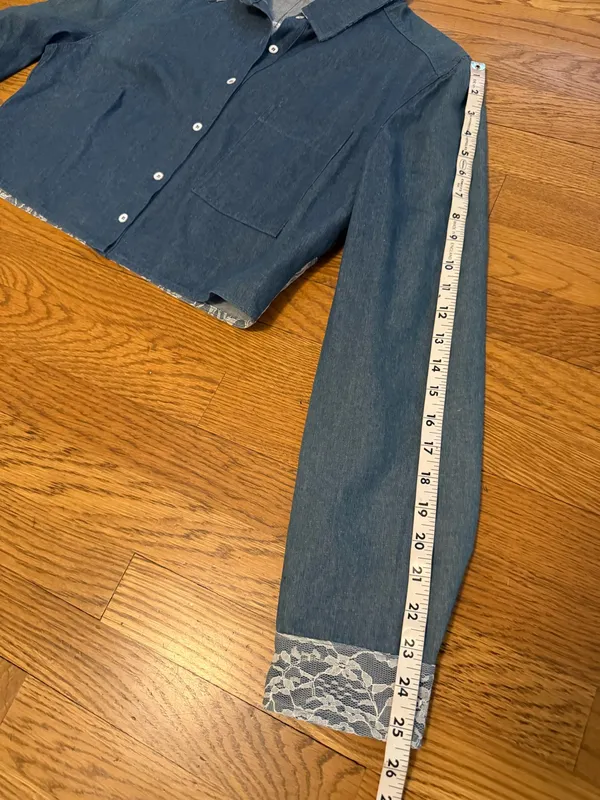 En Crême Long sleeve Cropped Button-Front Shirt - denim Blue size M - Image 11
